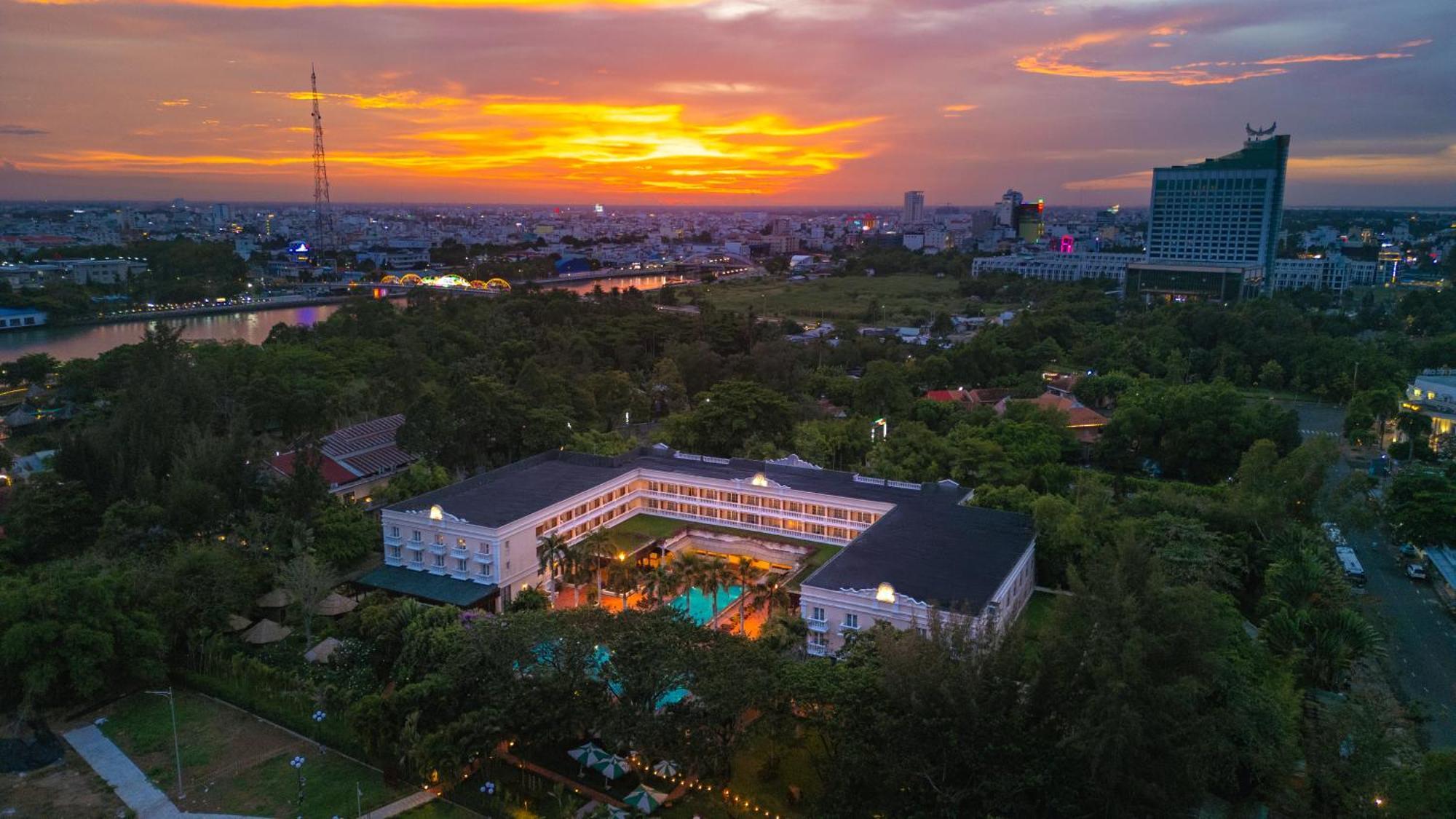 Victoria Can Tho Resort Экстерьер фото